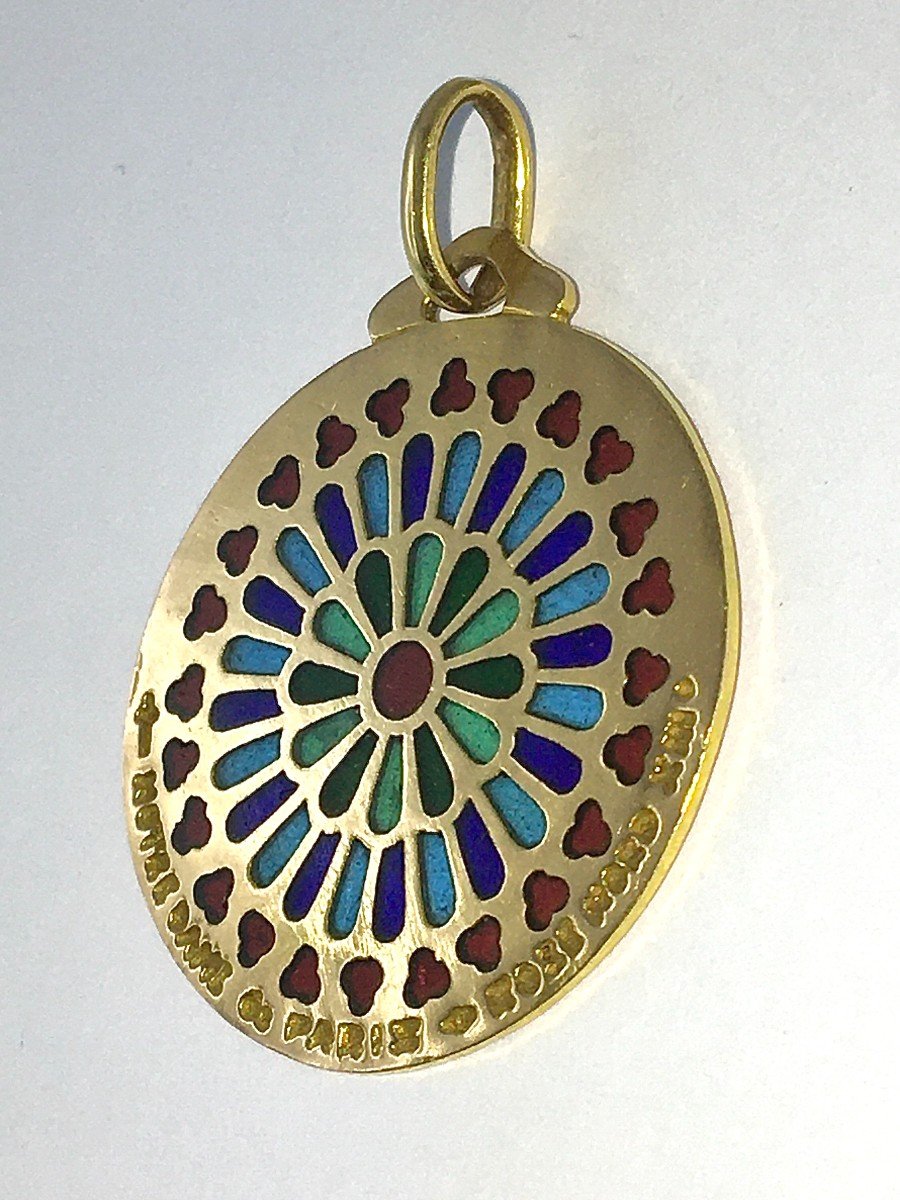 Pendant Medal Notre Dame De Paris Rose Nord XIII Enamel Plique à Jour On Yellow Gold-photo-2