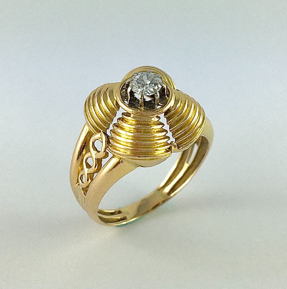 1950s Quadrilobed Dome Son Ring, Old Cut Diamond Solitaire In Rose Gold And Platinum -photo-2