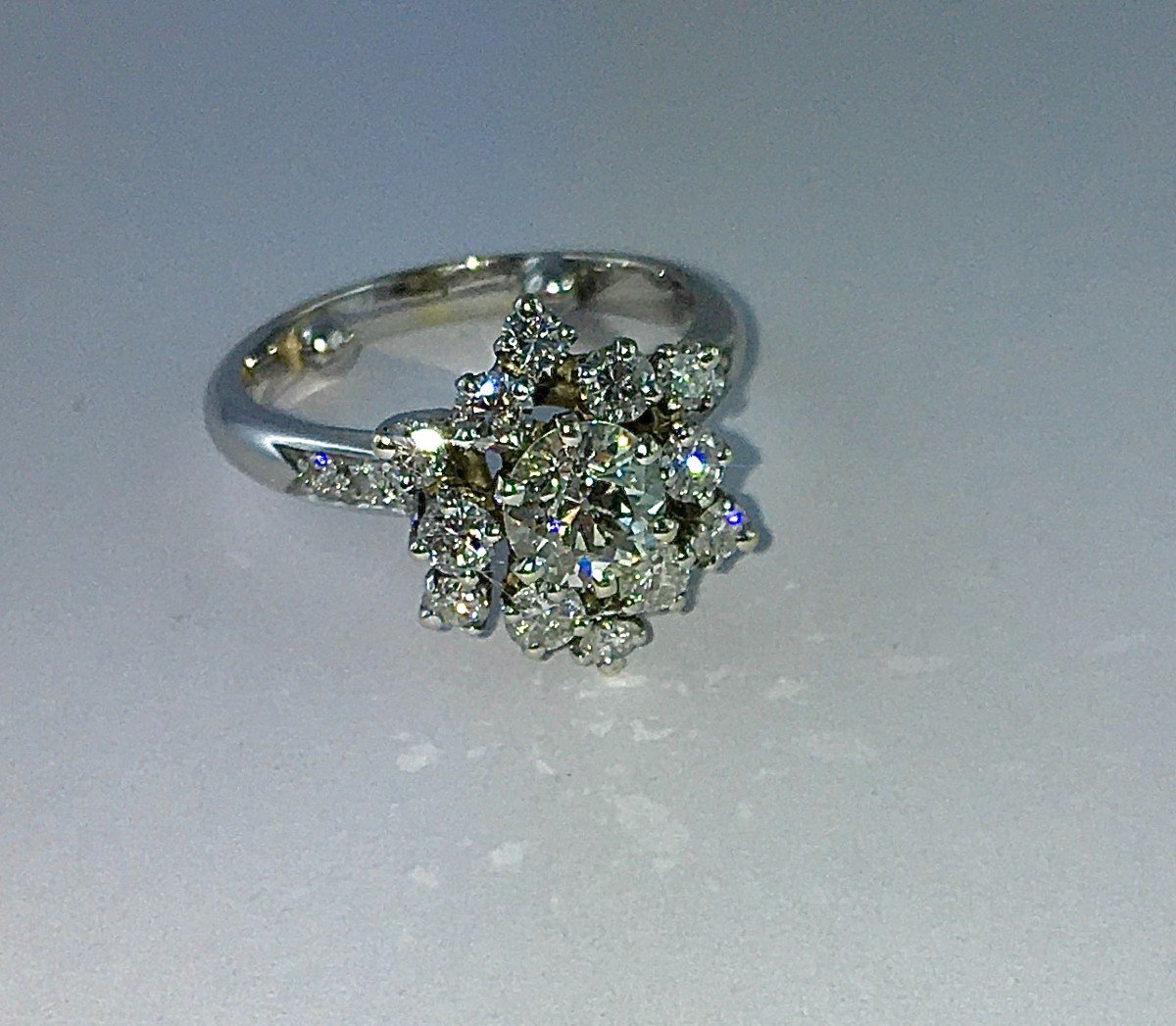 Marguerite Snowflake Ring Old Cut Diamond Surrounded By Brilliant Cut Diamonds On White Gold-photo-4