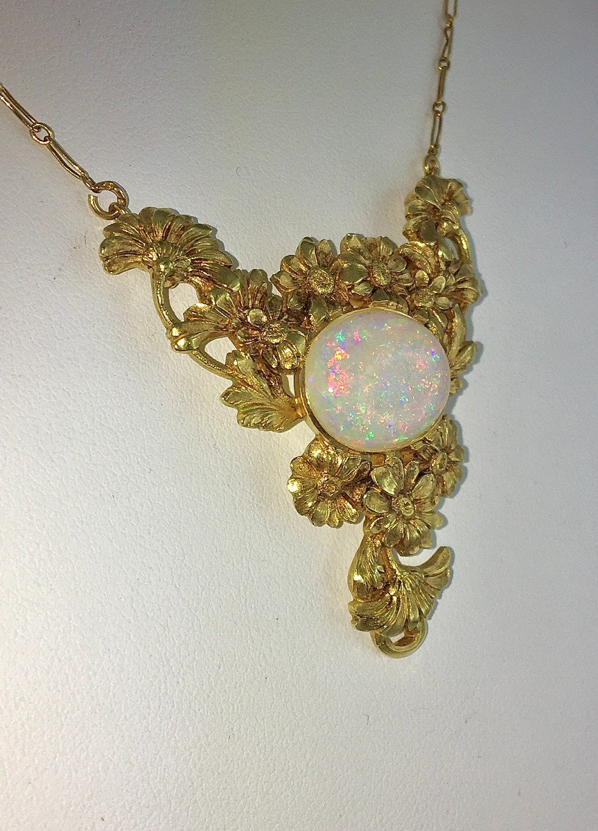 Collier Art Nouveau  Opale  D'Australie Cabochon Et Motifs Fleurs Marguerites Sur Or Jaune -photo-1