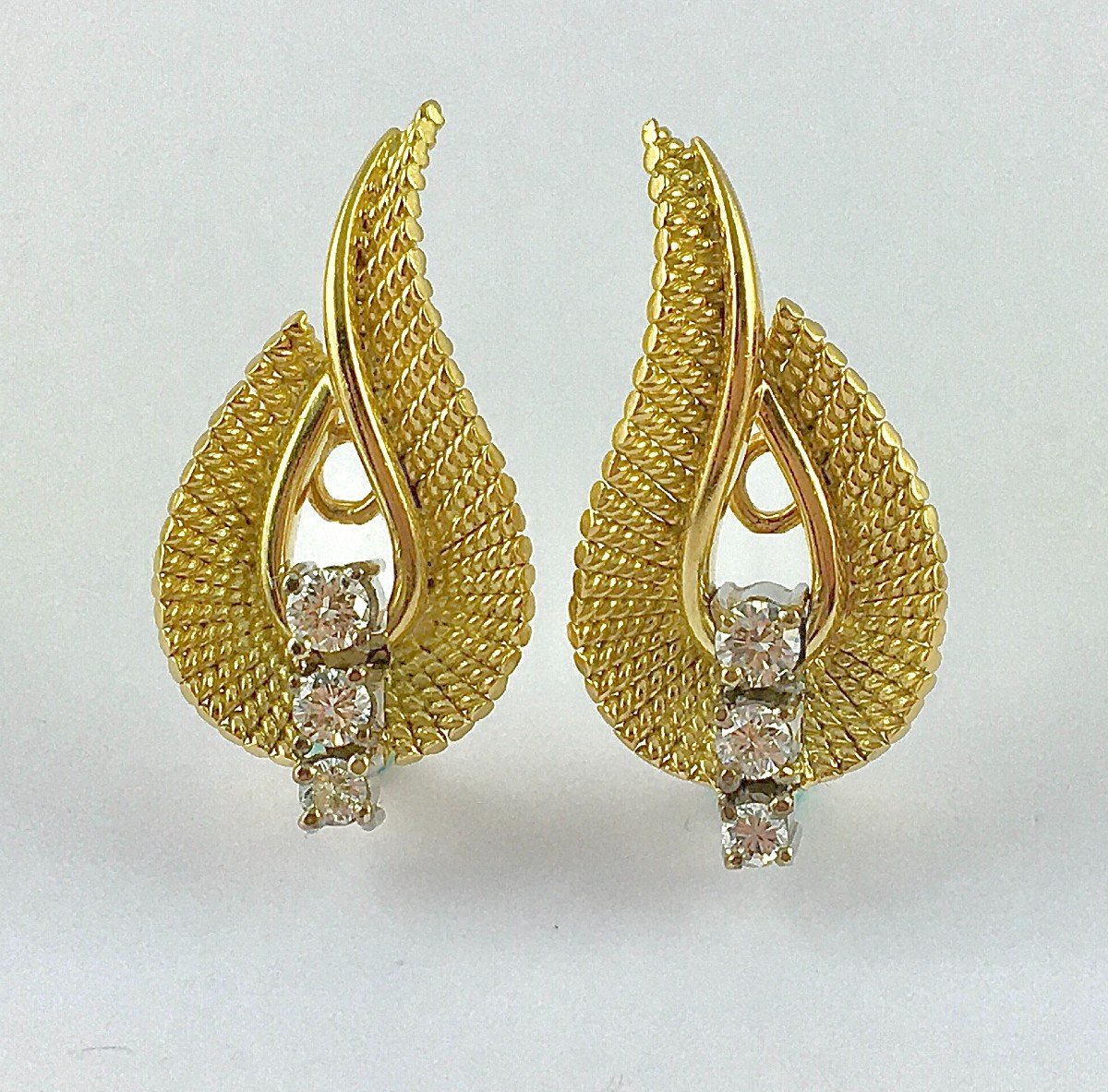 50s Scroll Clip-on Earrings Diamonds On Yellow And White Gold-photo-1