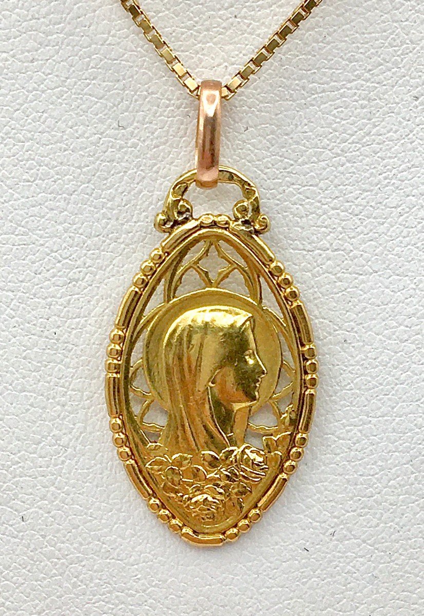 Pendentif Médaille Vierge  En Mandorle Art Déco Or Jaune