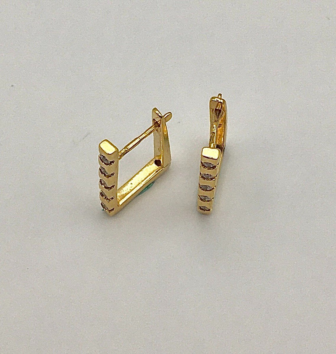 Rectangular Diamond Hoop Earrings In Yellow Gold-photo-6