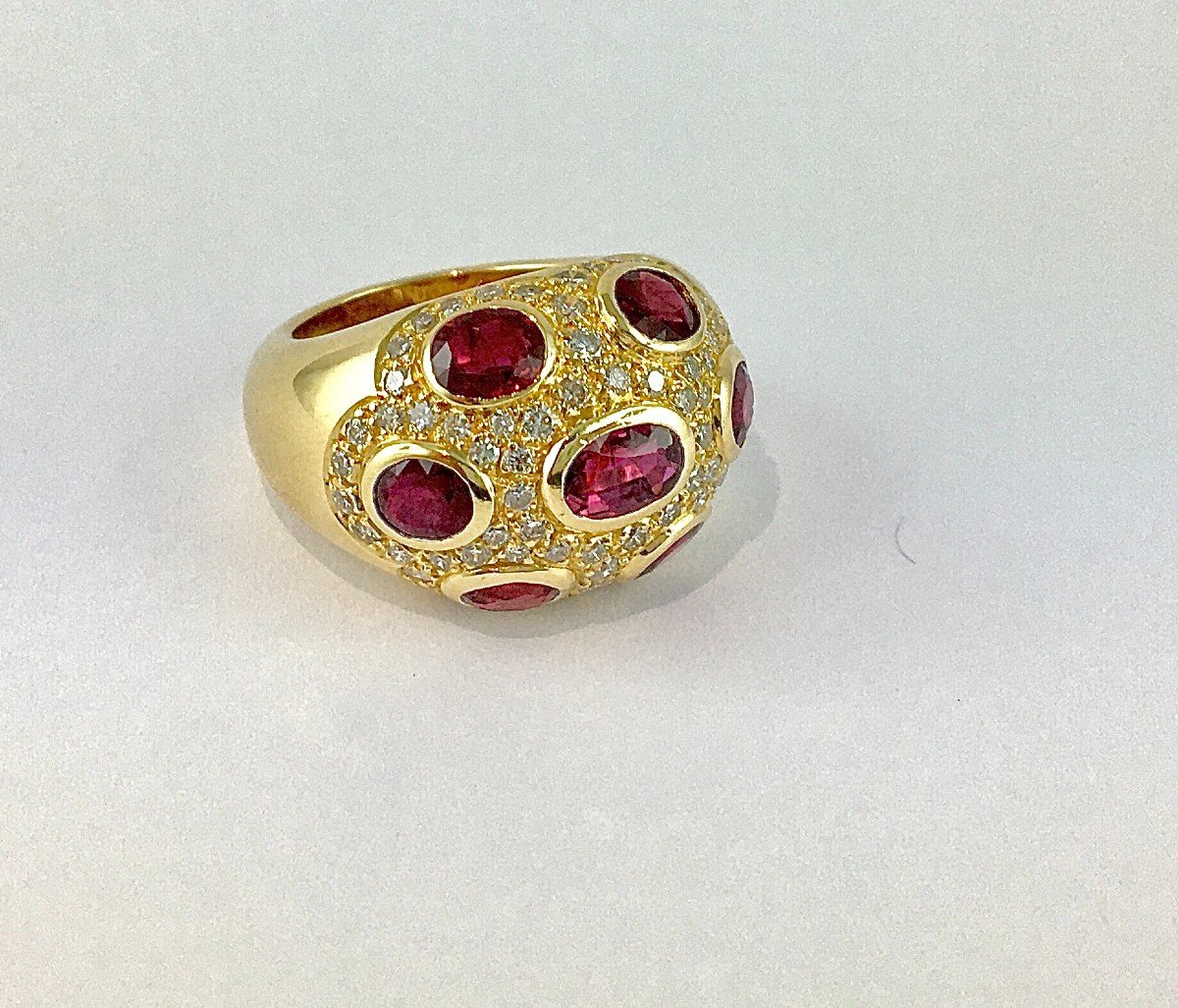 Ruby Ball Ring And Diamond Paving On Yellow Gold-photo-2