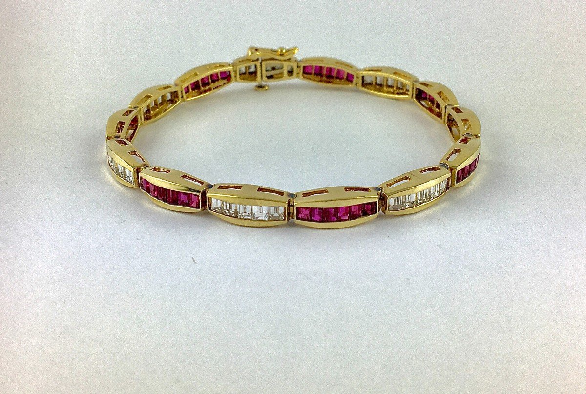 Bracelet Line Ruby And Diamond Baguettes Calibrated On Yellow Gold-photo-1