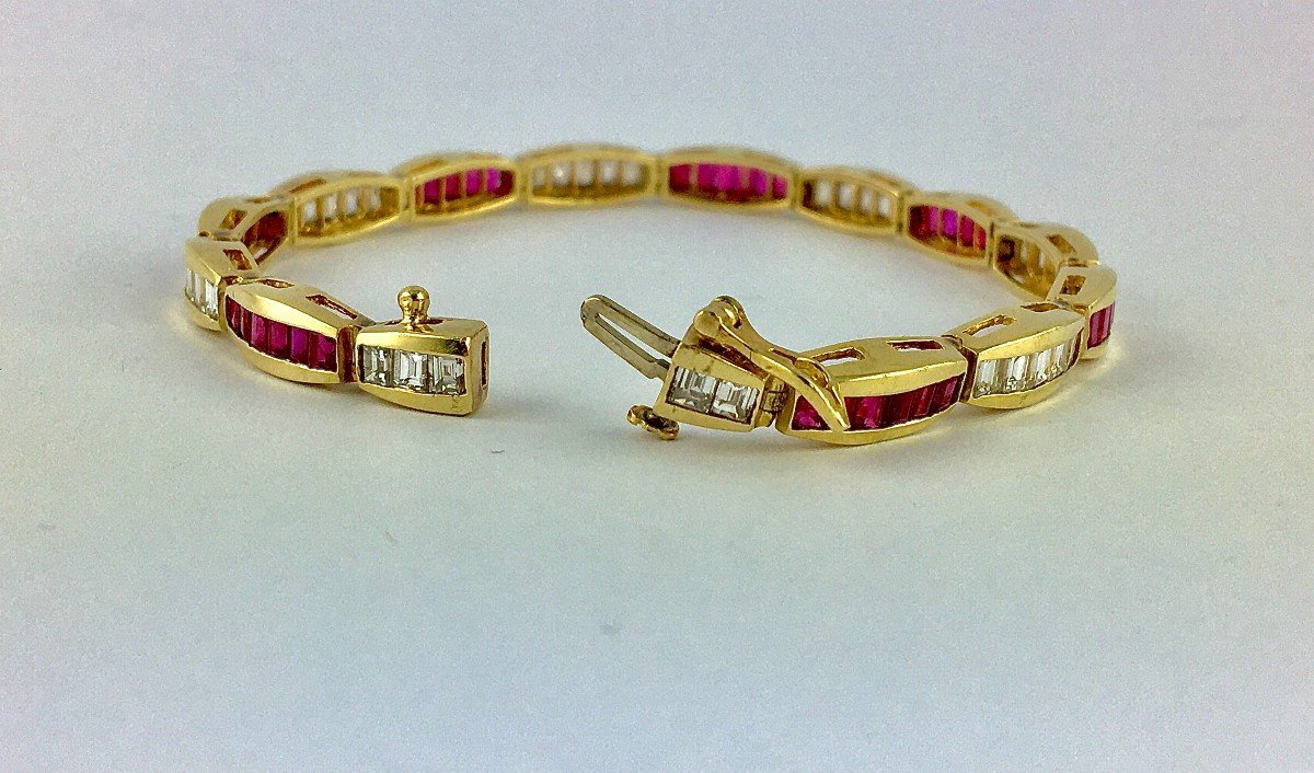 Bracelet Line Ruby And Diamond Baguettes Calibrated On Yellow Gold-photo-6