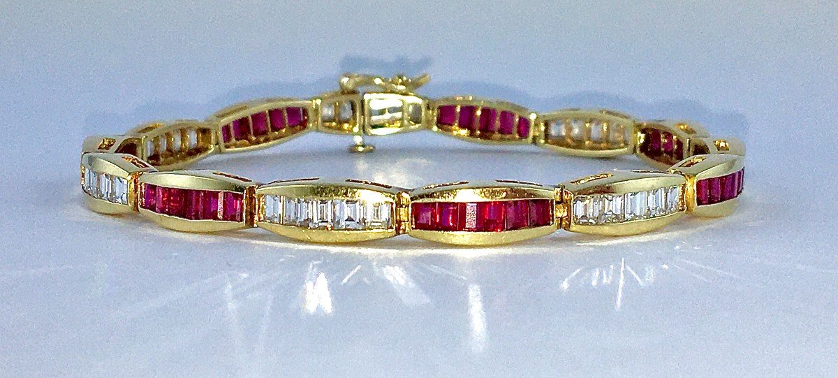 Bracelet Line Ruby And Diamond Baguettes Calibrated On Yellow Gold