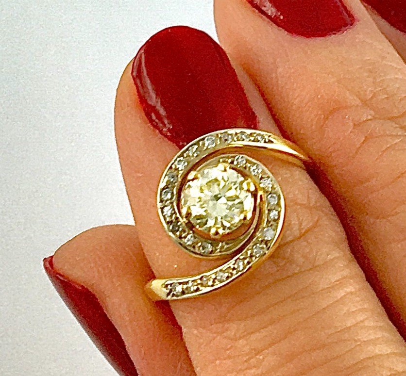 Bague Tourbillon Diamant Jaune  Taille Brillant Sur Or Jaune