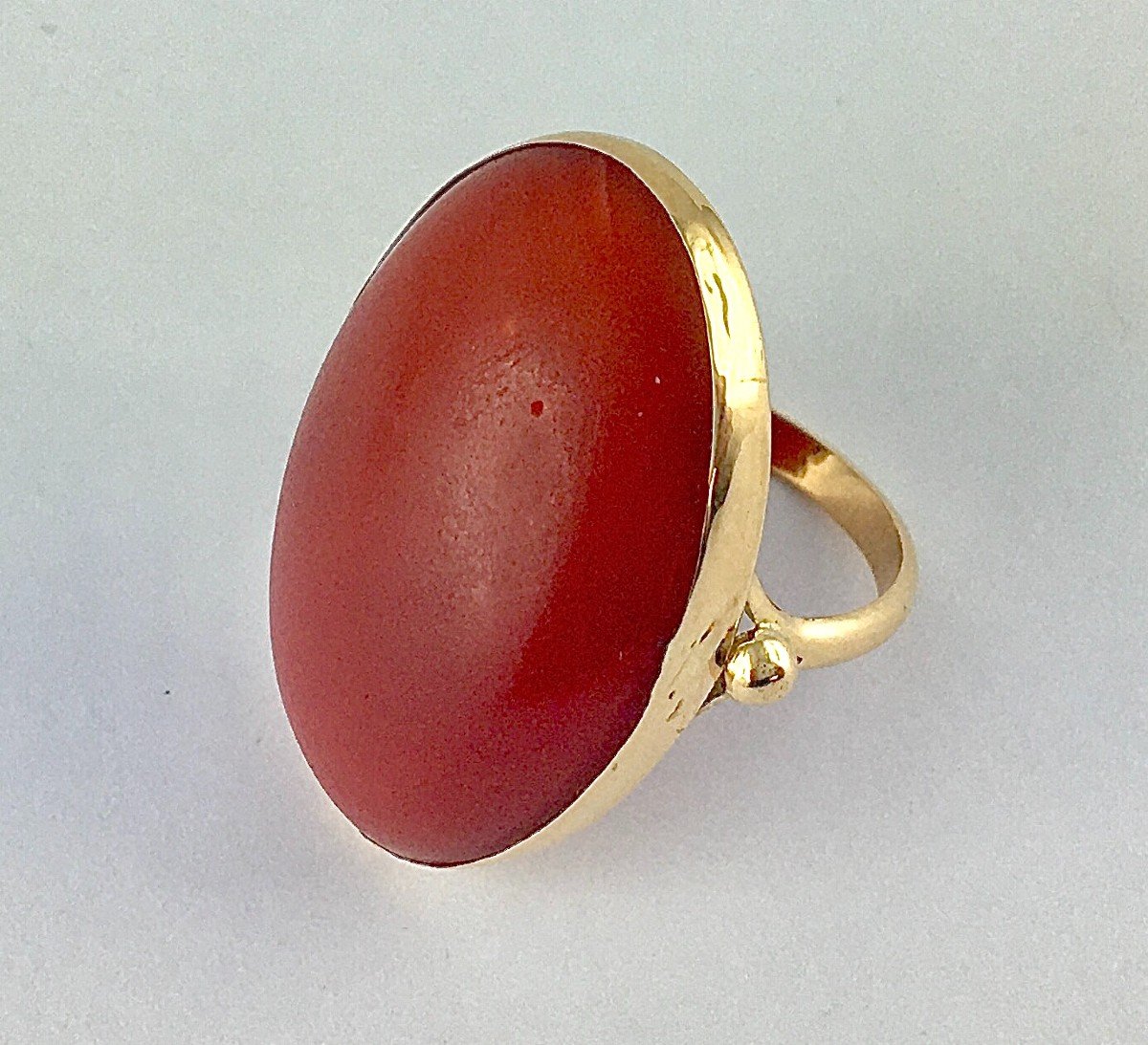 Bague Cabochon De Corail Rouge Ancien Sur Or Jaune -photo-2