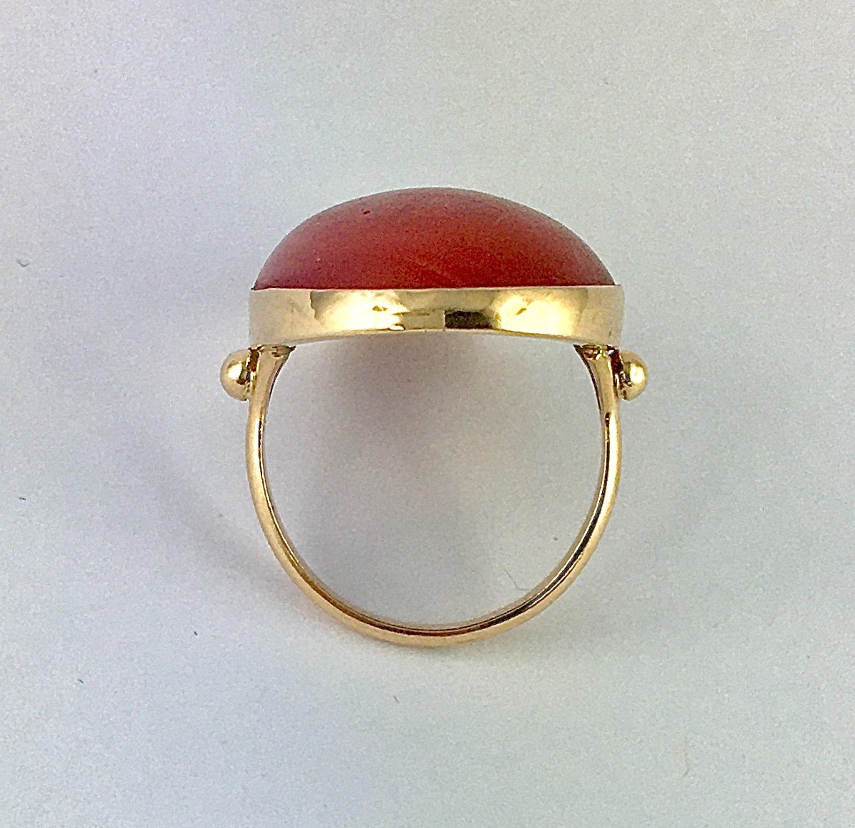 Bague Cabochon De Corail Rouge Ancien Sur Or Jaune -photo-5