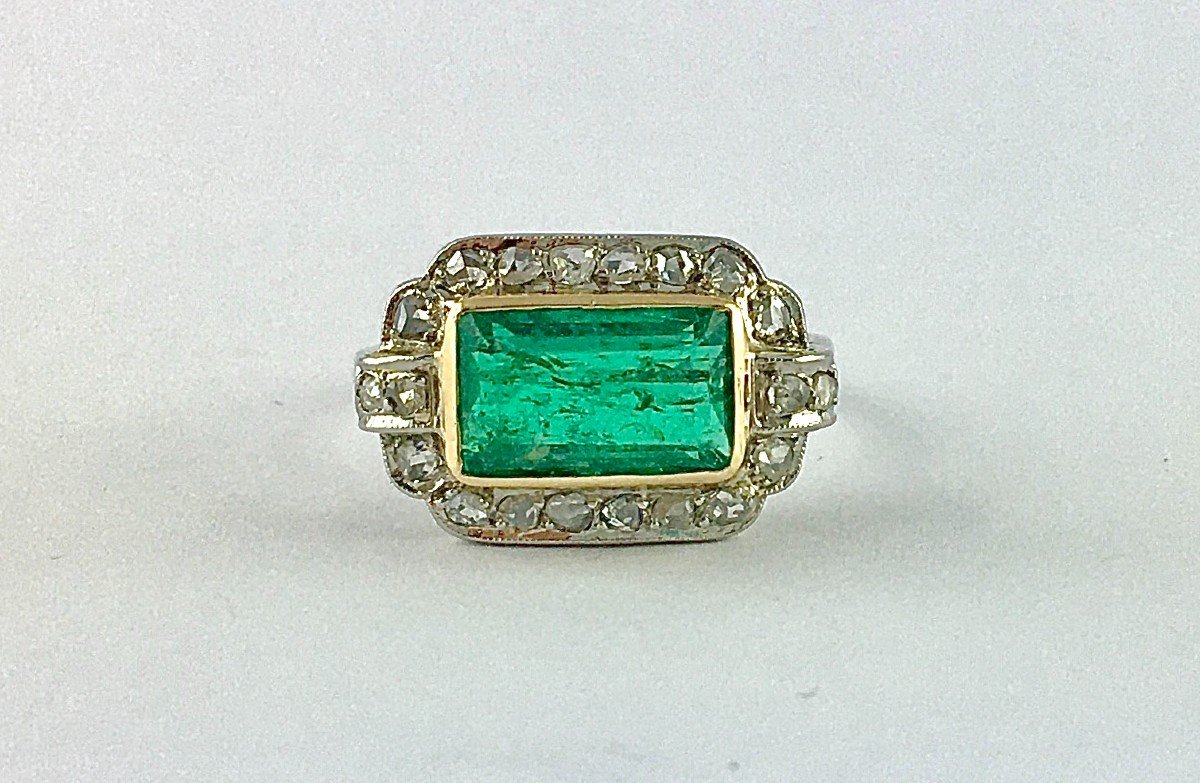 Art Deco Emerald Ring With Cut Sides And Diamond Surrounds On Platinum And Yellow Gold-photo-2