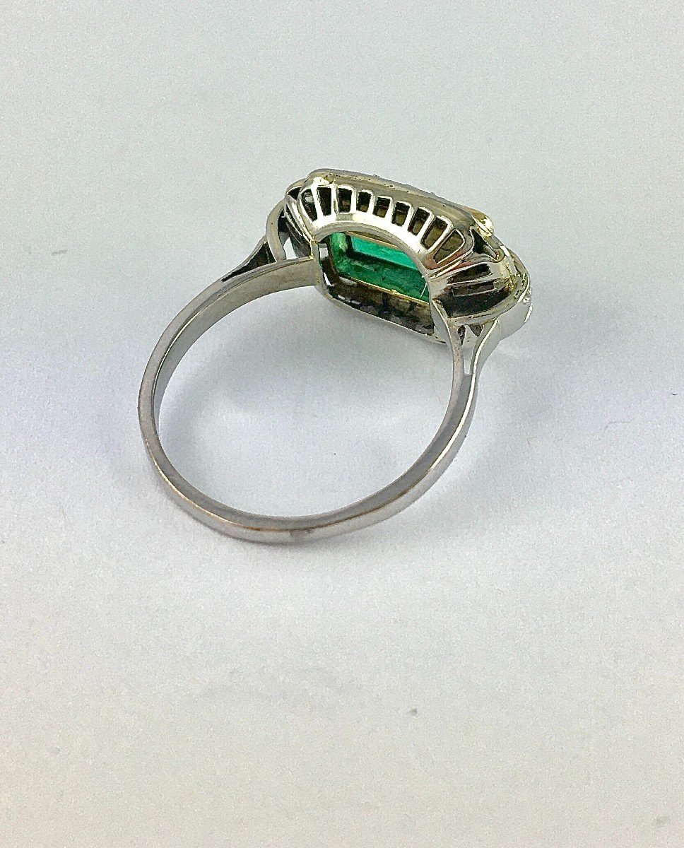 Art Deco Emerald Ring With Cut Sides And Diamond Surrounds On Platinum And Yellow Gold-photo-5