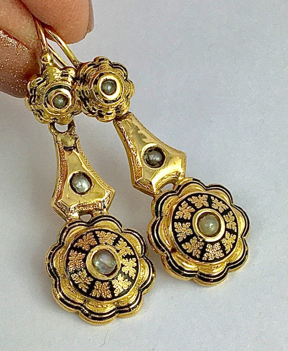 Boucles d'Oreilles Pendants Email Noir Et Perles Fines Sur Or Jaune Napoléon III (Napoléon 3)