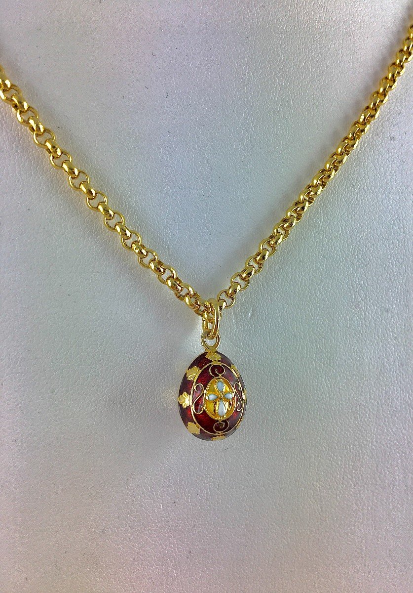 Russian Egg Pendant Red Enamel White Cross Faberge Style On Yellow Gold-photo-3