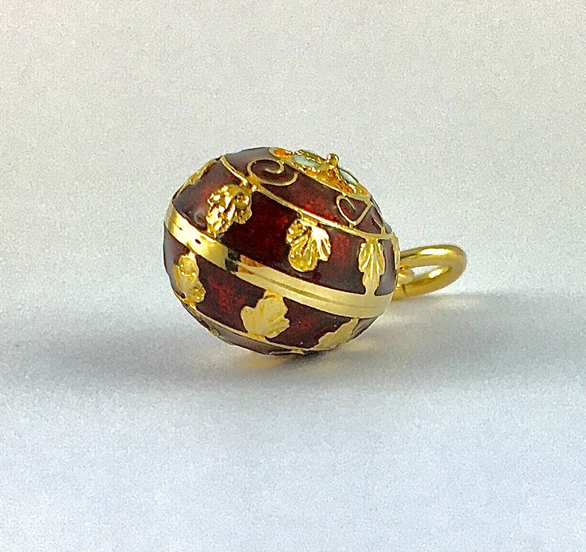 Russian Egg Pendant Red Enamel White Cross Faberge Style On Yellow Gold-photo-8