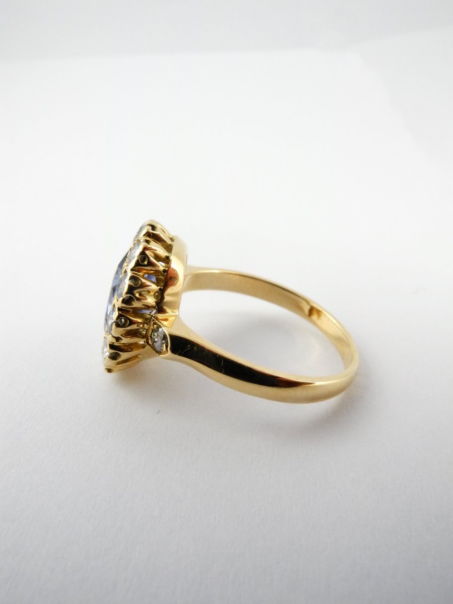 Pompadour Ring Blue Sapphire Ceylon Type Entourage Diamonds On Yellow Gold-photo-4