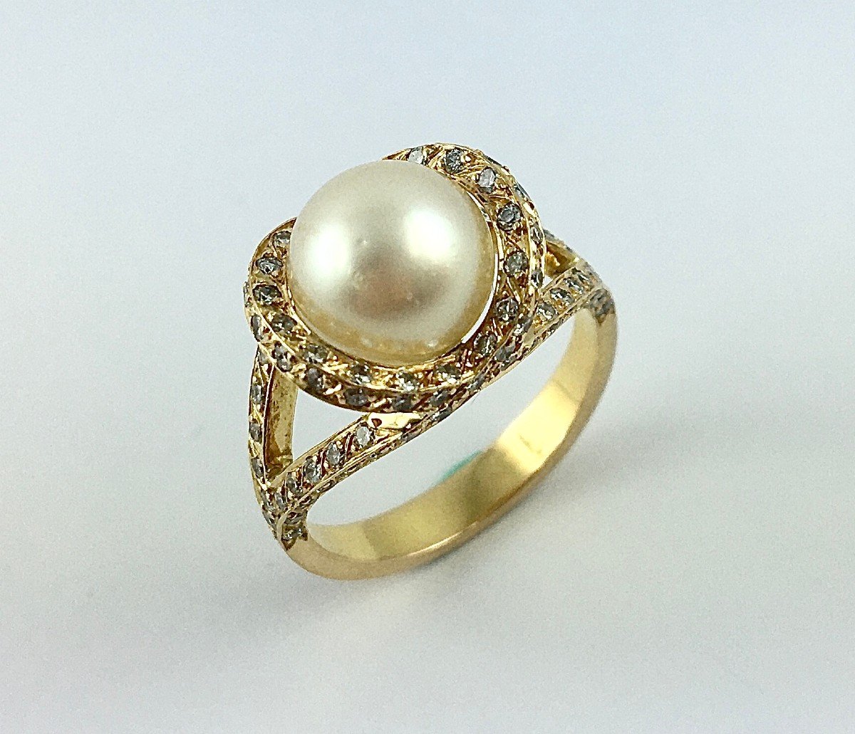 Yellow Gold Solitaire Ring With Japanese Cultured Pearl And Diamonds-photo-3