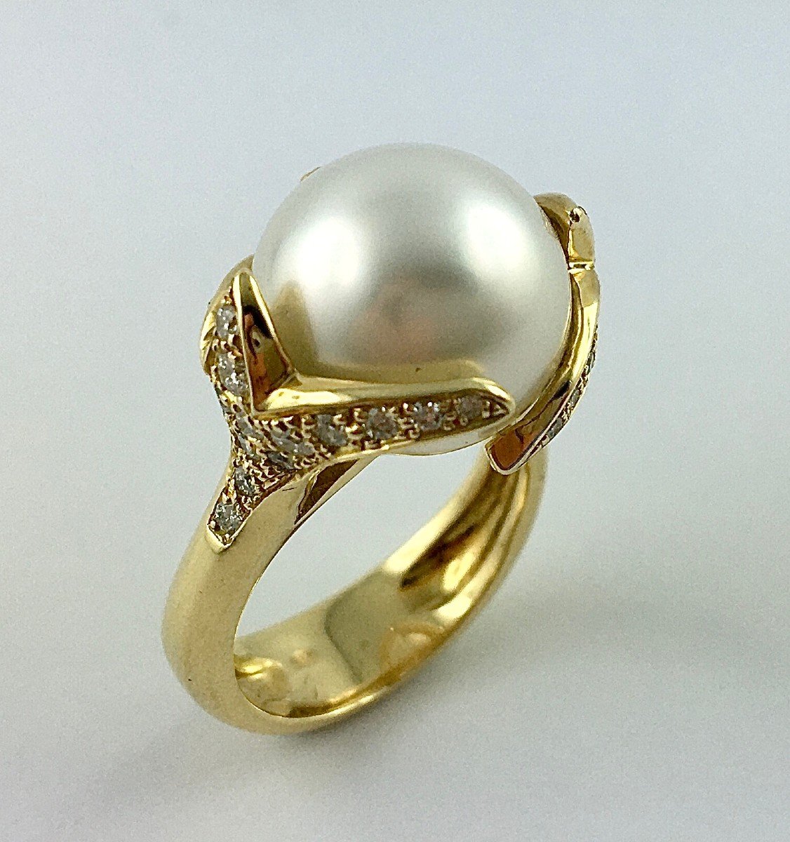 South Sea Pearl And Diamond Ring In Yellow Gold-photo-2