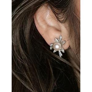 Diamond Palmettes & Japanese Akoya Cultured Pearl Clip-on Earrings / White Gold