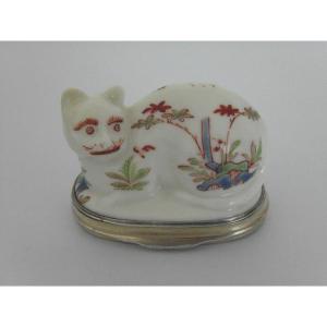 Saint - Cloud - Snuff Box In Soft Porcelain Eighteenth