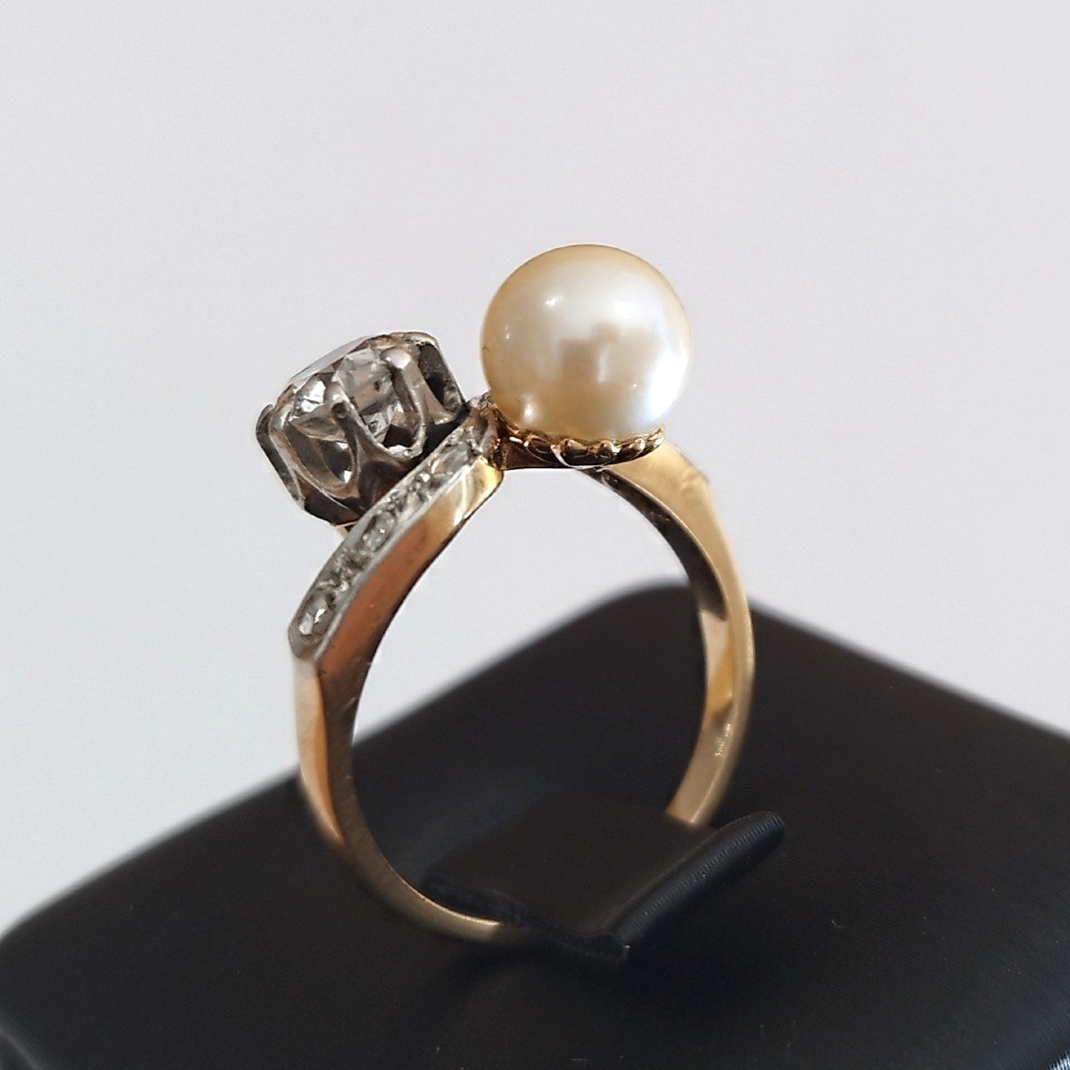 Toi&moi Ring From The 1920s. 18k Gold, Diamonds And Pearl.-photo-2