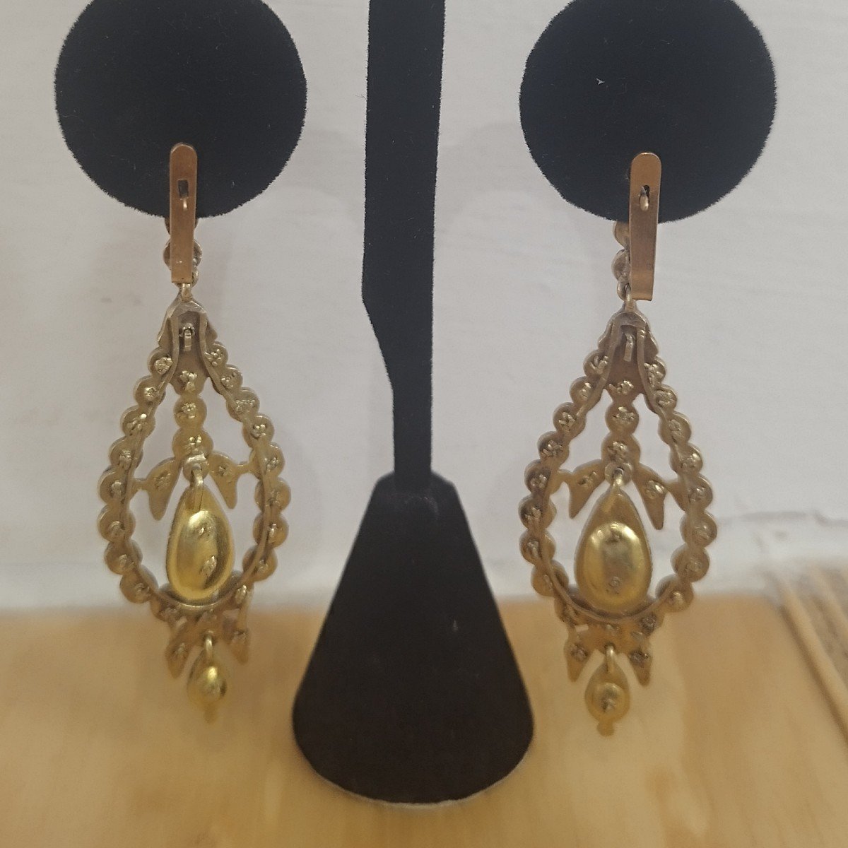 Boucles D’oreilles Catalanes.  XVIIIe Siècle. Émeraudes Et Diamants Taille Rose.-photo-1