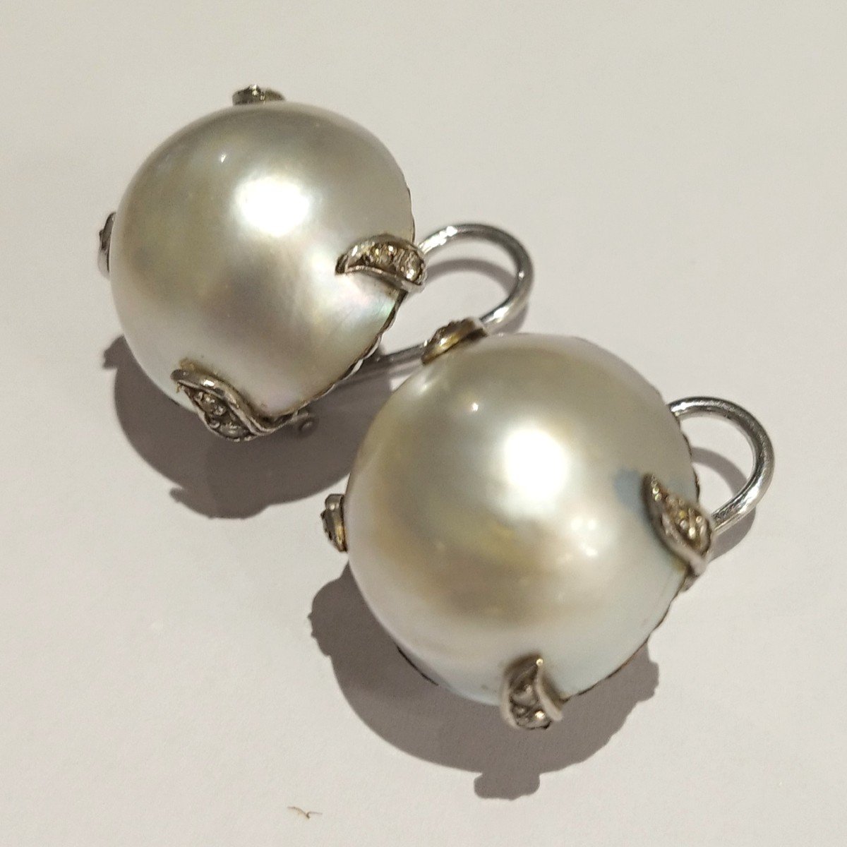 Boucles d'Oreilles En Or Blanc 18k, Demies Perles Et Diamants-photo-2