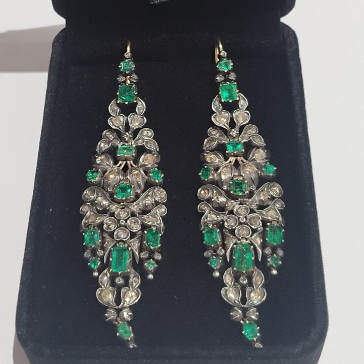 Catalan Earrings From The End Of The 18th Century. Diamonds, Emeralds, 18k Gold And Silver.-photo-2