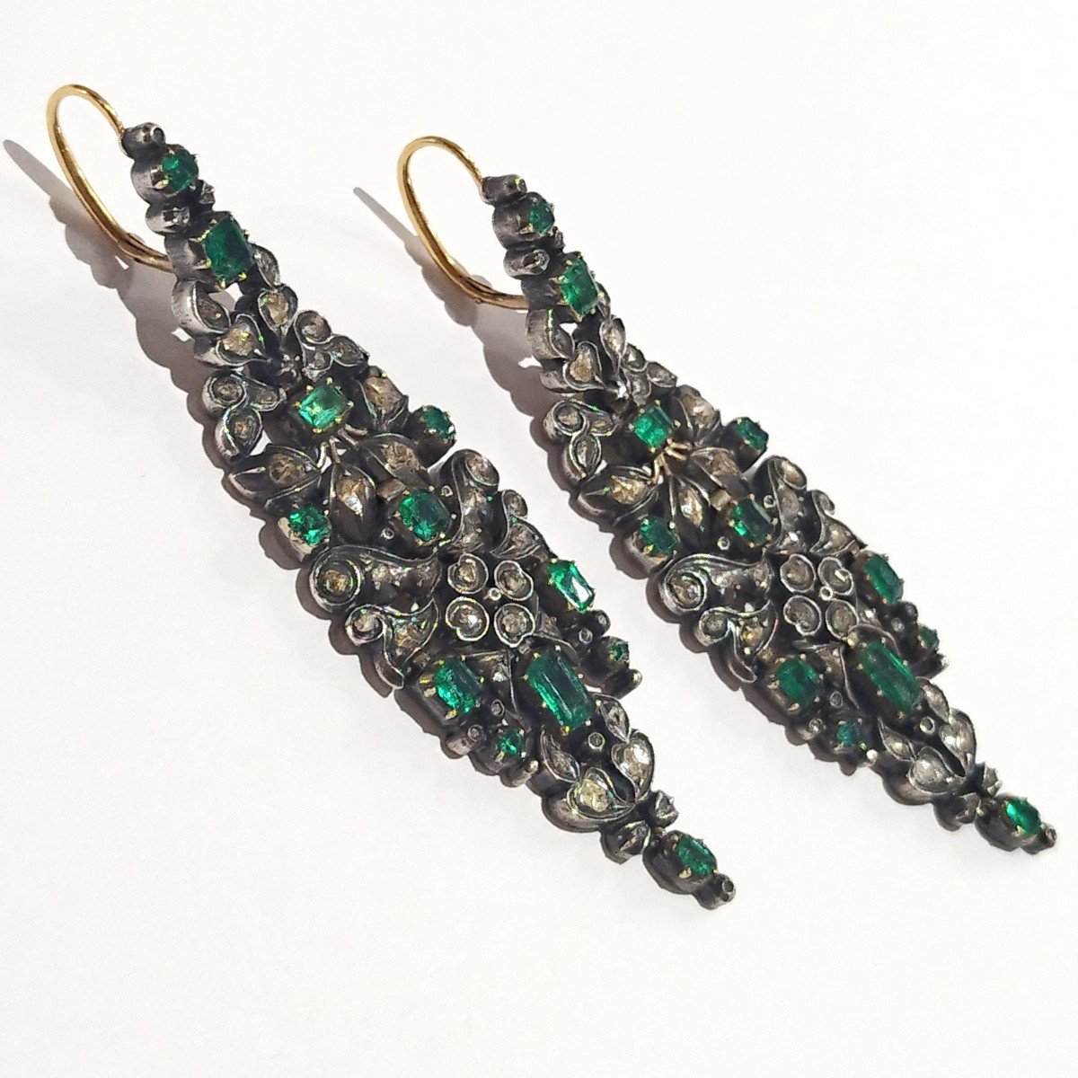 Catalan Earrings From The End Of The 18th Century. Diamonds, Emeralds, 18k Gold And Silver.-photo-3