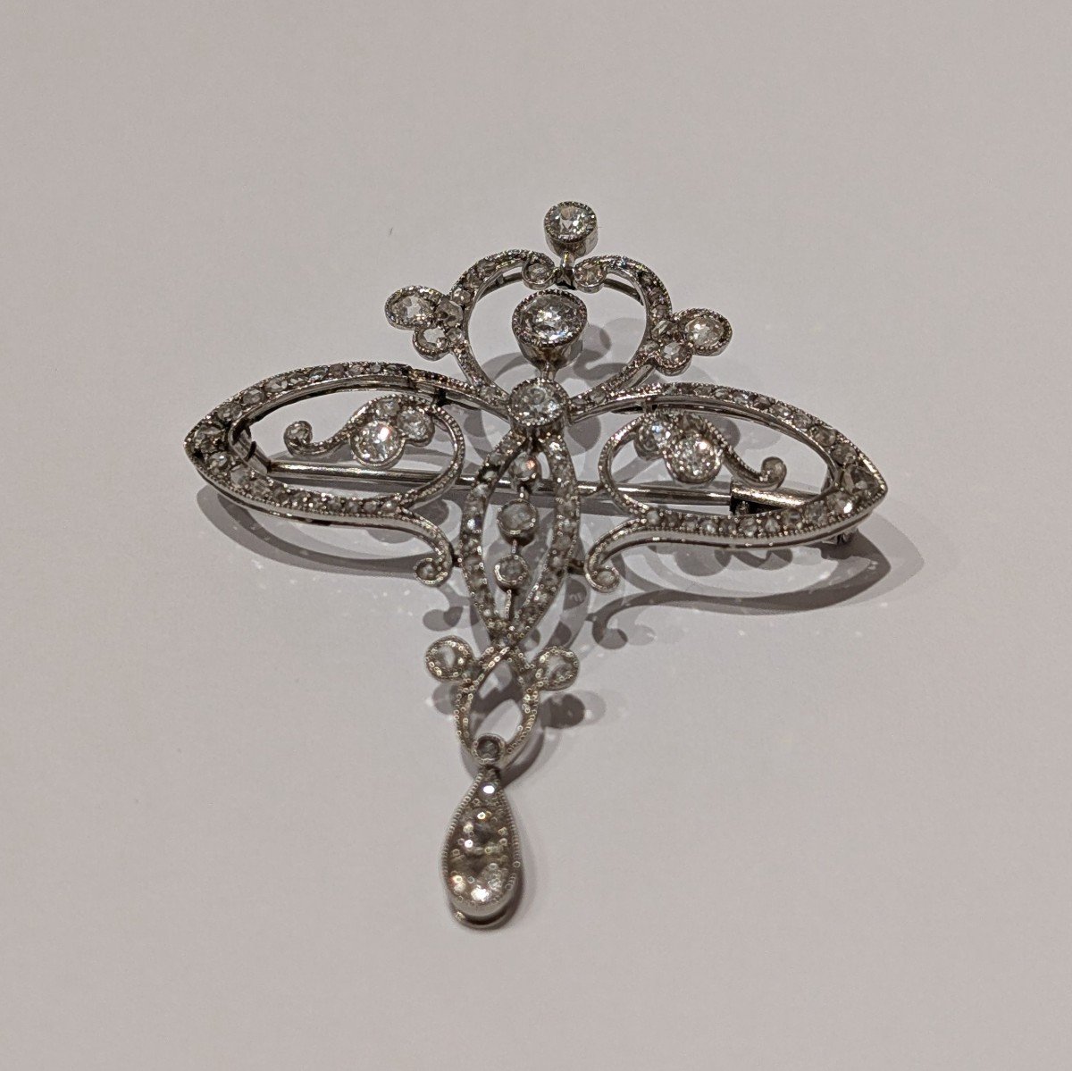 Art Nouveau Brooch In Platinum And 18 Carat Gold With Old Cut And Rose Cut Diamonds.-photo-3