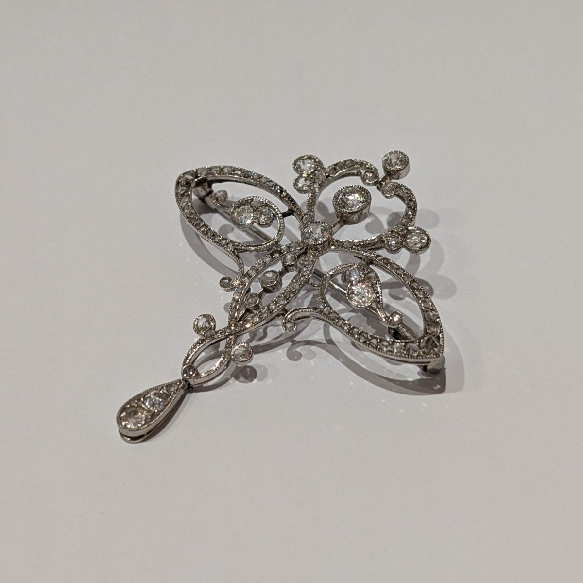 Art Nouveau Brooch In Platinum And 18 Carat Gold With Old Cut And Rose Cut Diamonds.-photo-4