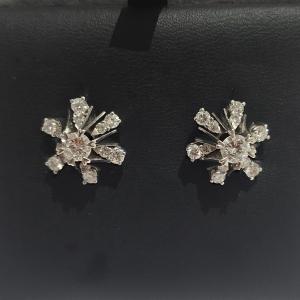 Boucles d'Oreilles des années 1950. Or Blanc 18k Et Diamants Taille Brillant.