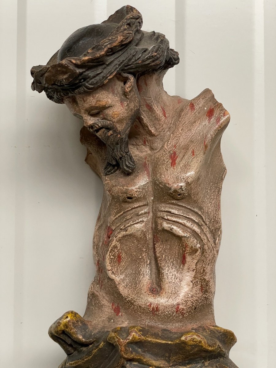 Christ En Terre Cuite  Polychromée Trés Spéciale