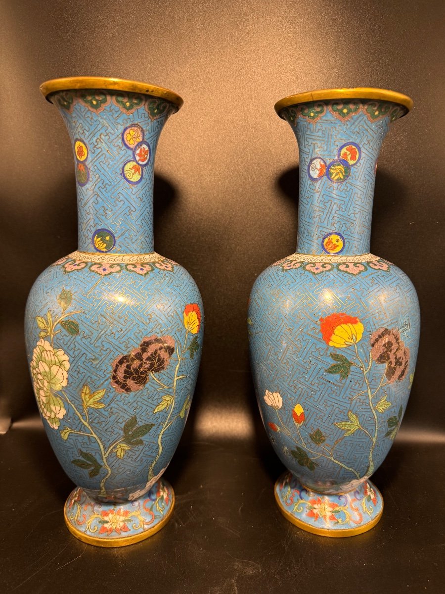 Paire de vase à émaux cloisonnés