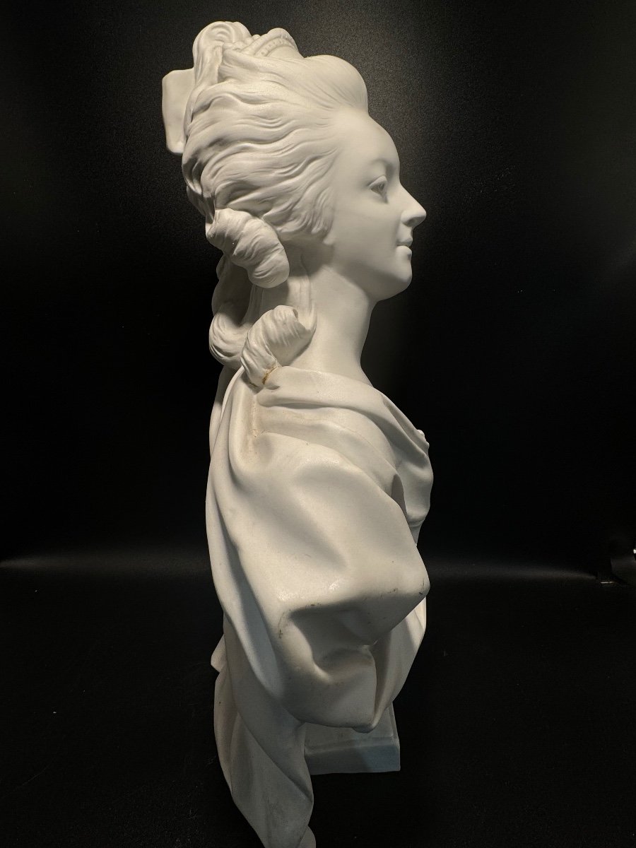 Bust Of "marie-antoinette Draped"-photo-2