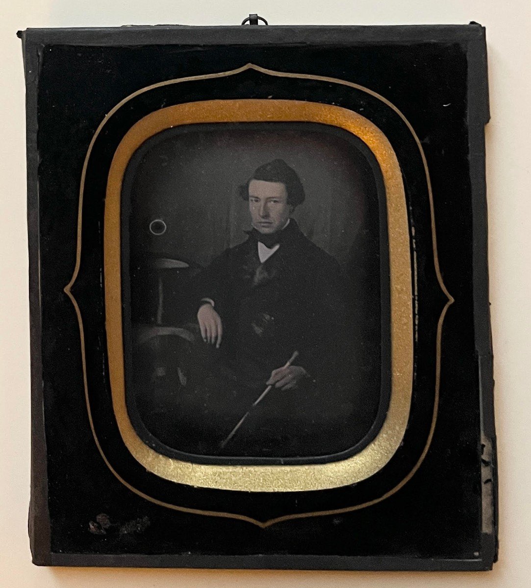 Photographie - Daguerréotype  Portrait d'Un Jeune Homme Canne Et Chapeau Haut De Forme -photo-3