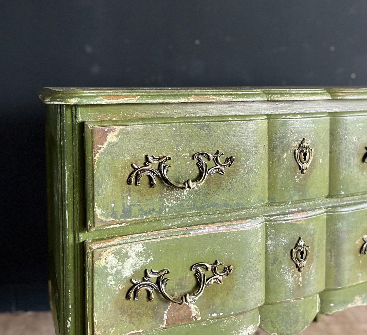 Patinated Sauteuse Chest Of Drawers-photo-6