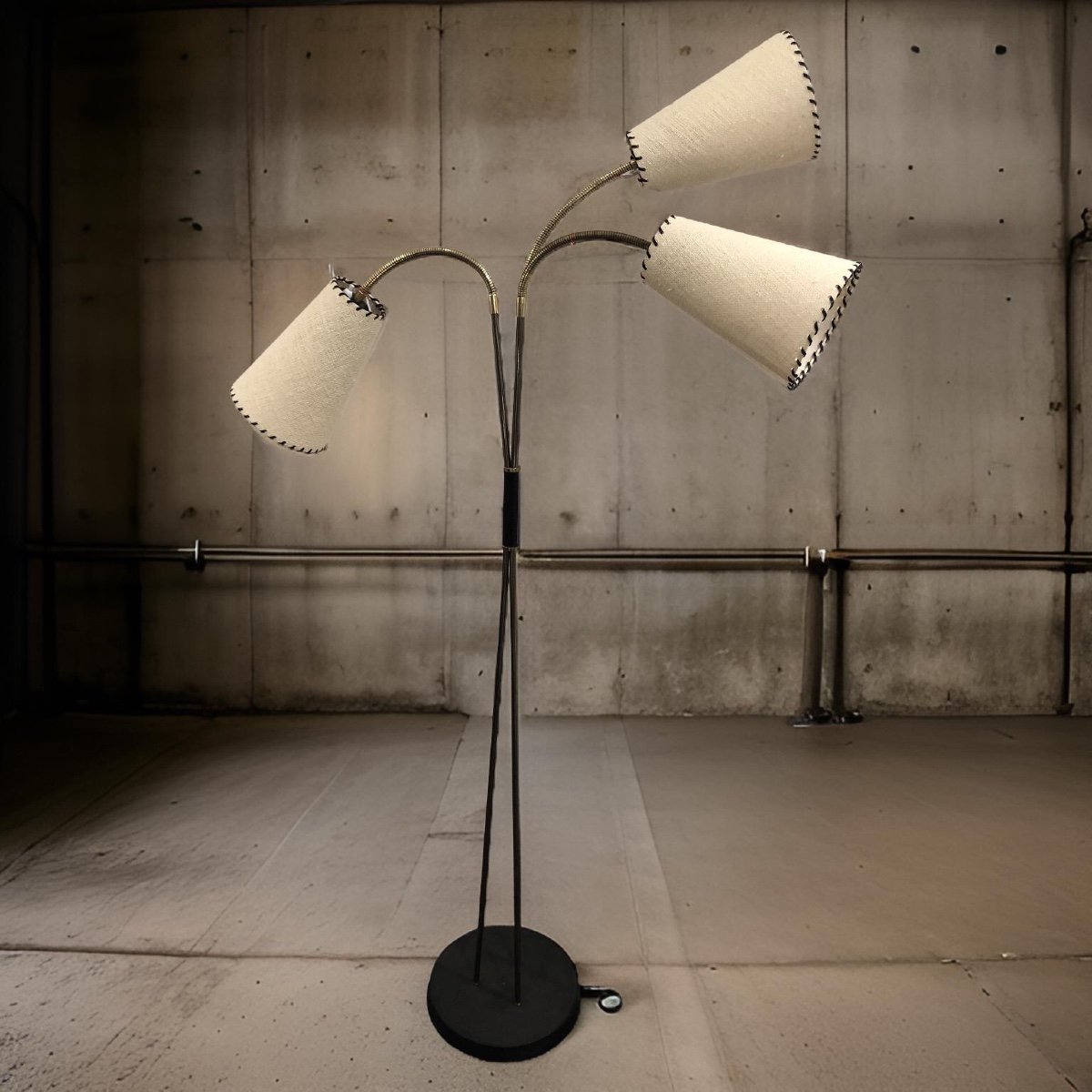 Articulated Tripod Floor Lamp-photo-4