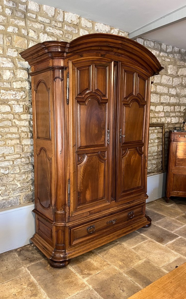 Exceptionnelle Armoire Pantalonniere Louis XIV en noyer