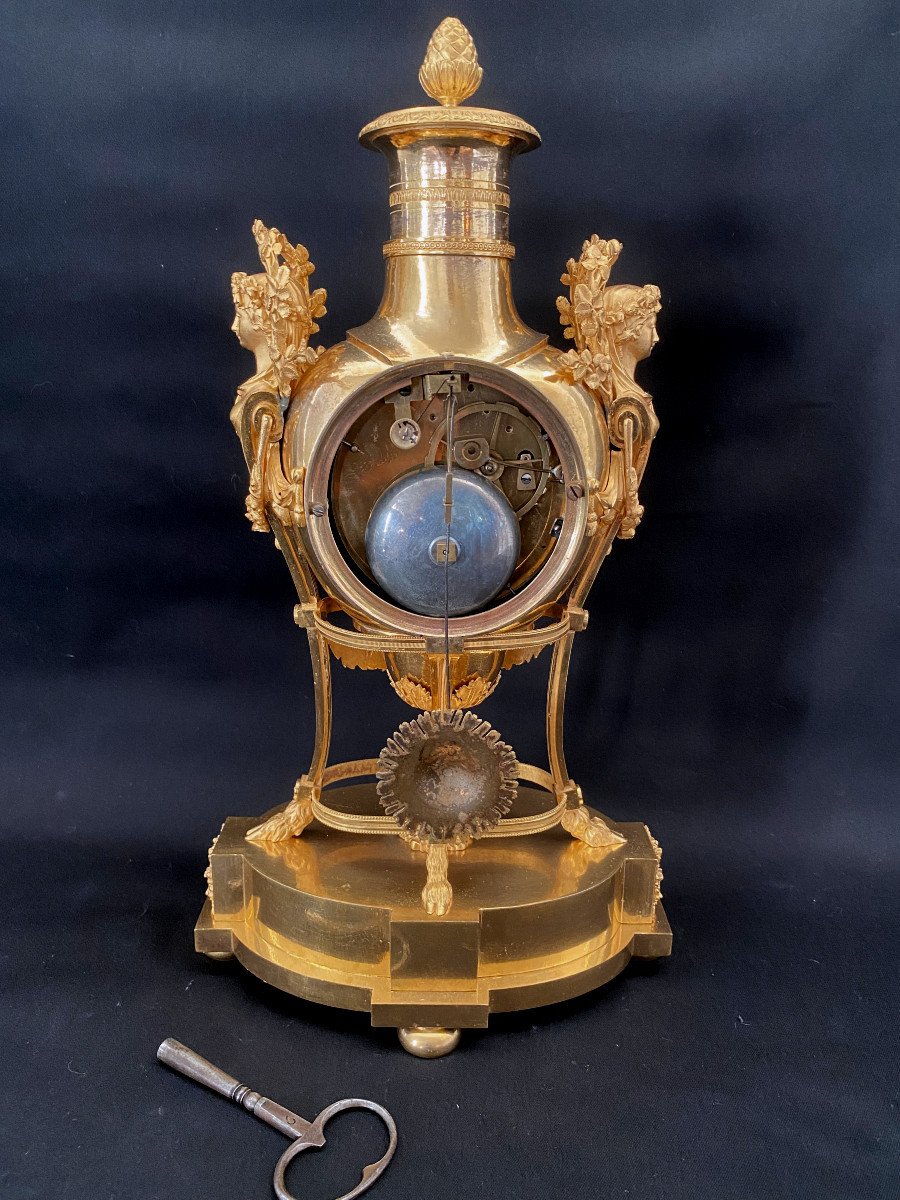 Louis XVI Period Vase Clock In Gilt Bronze-photo-8