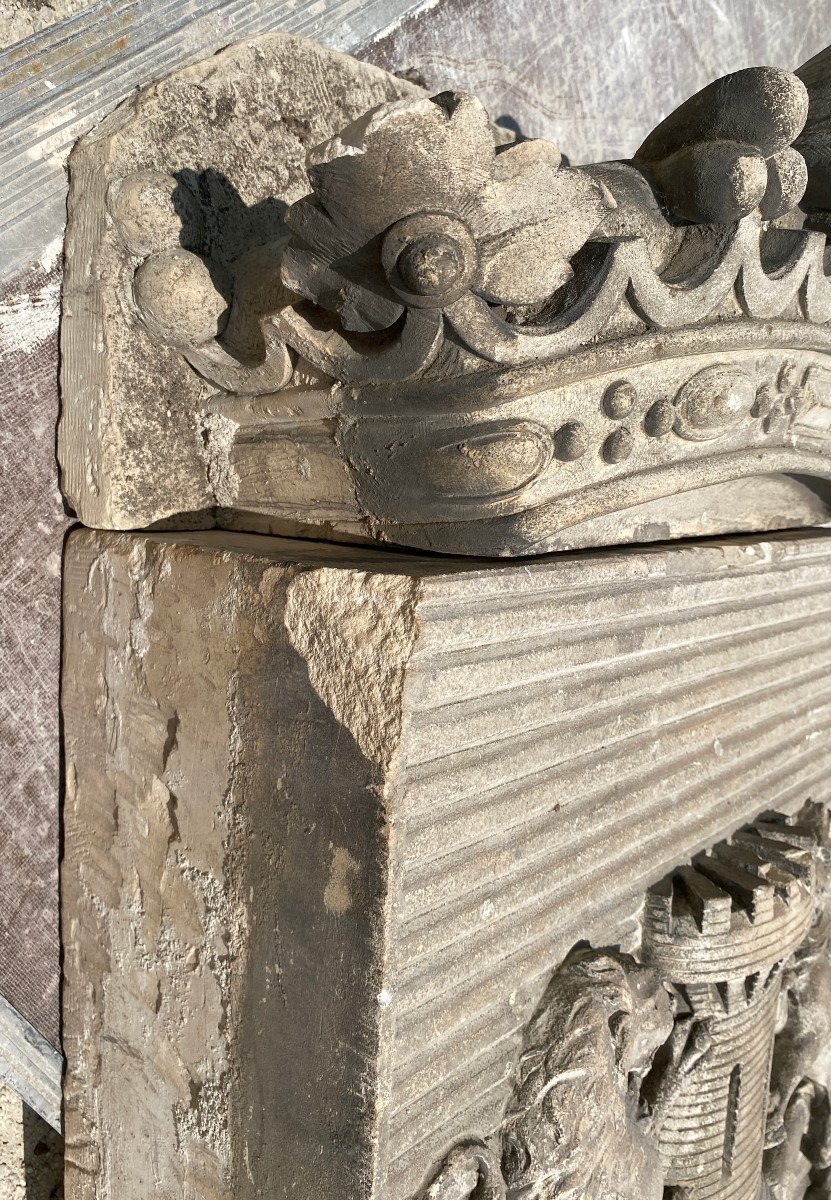 Carved Stone Castle Coat Of Arms-photo-5