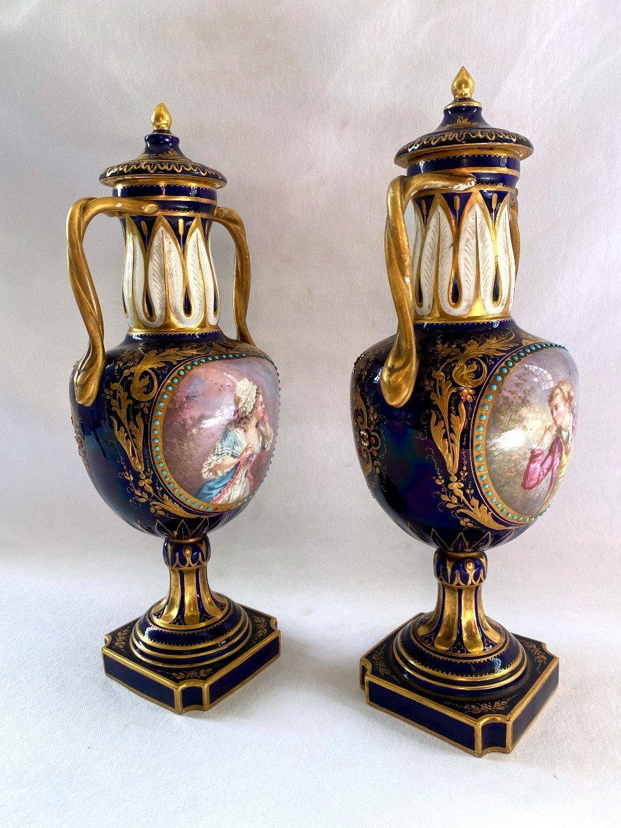 Paire De Vases En Porcelaine De Sèvres -photo-3