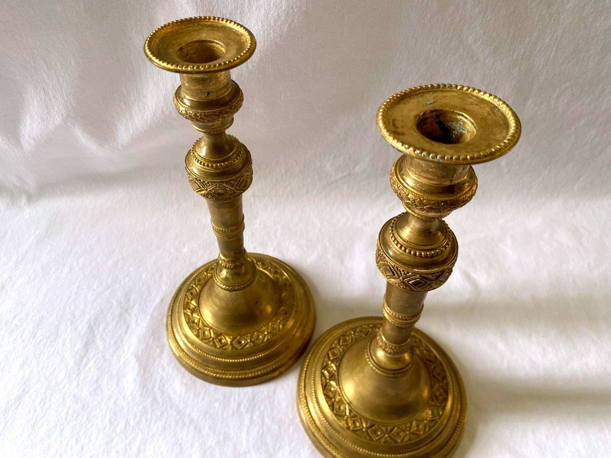 Pair Of Directoire Candlesticks In Chiseled Bronze -photo-3