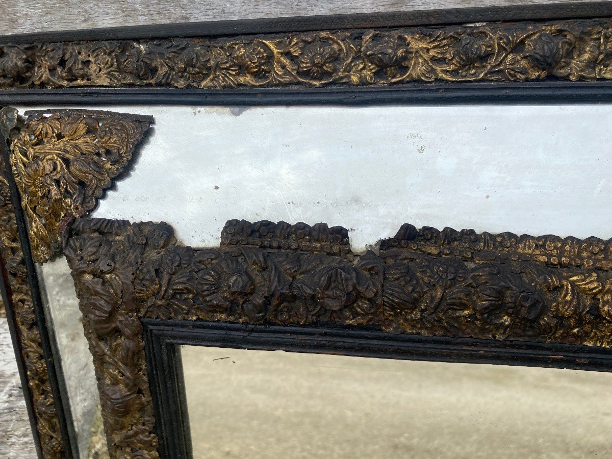 Louis XIII Mirror With Parecloses In Repoussé Brass -photo-3