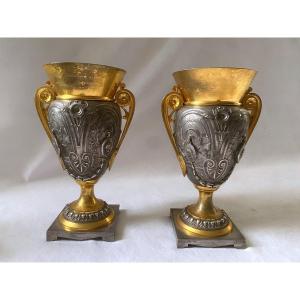 Paire De Vases Signés Oudry En Bronze Doré Et Argenté