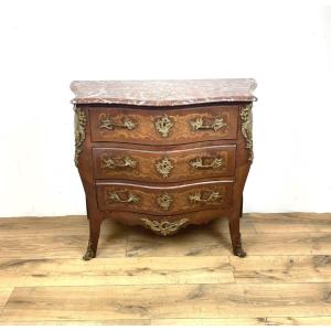 Commode Galbée De Style Louis XV En Bois Marqueté