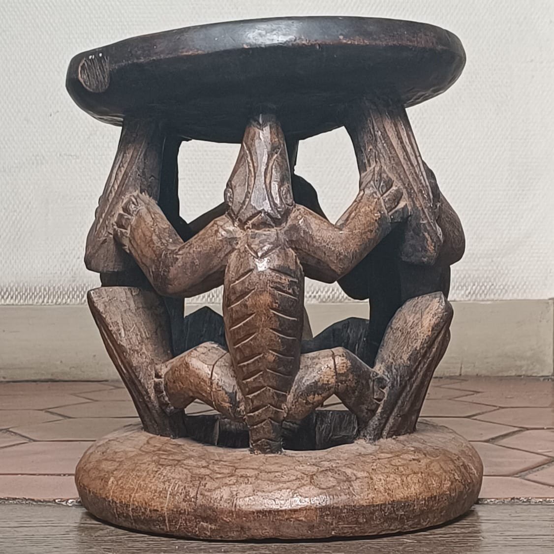 Bamiléké, Openwork Single-stem Stool Of The “spider” Type With Zoomorphic Base-photo-4