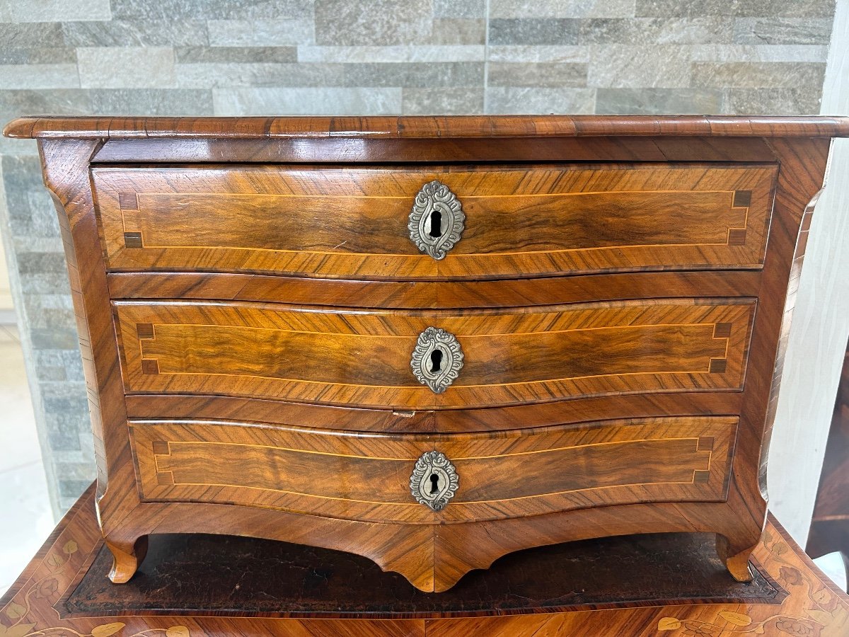 Master's Chest Of Drawers 