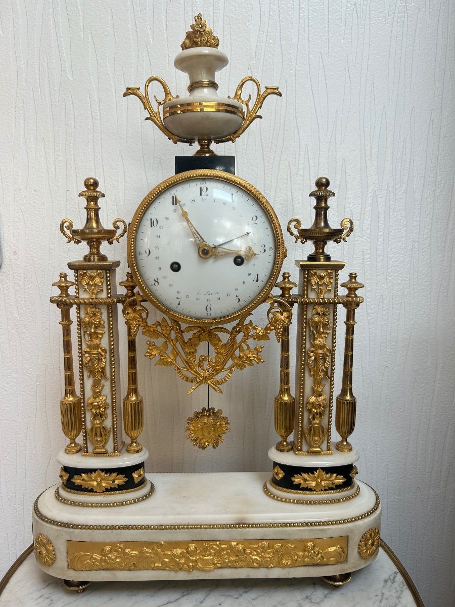 Louis XVI Clock