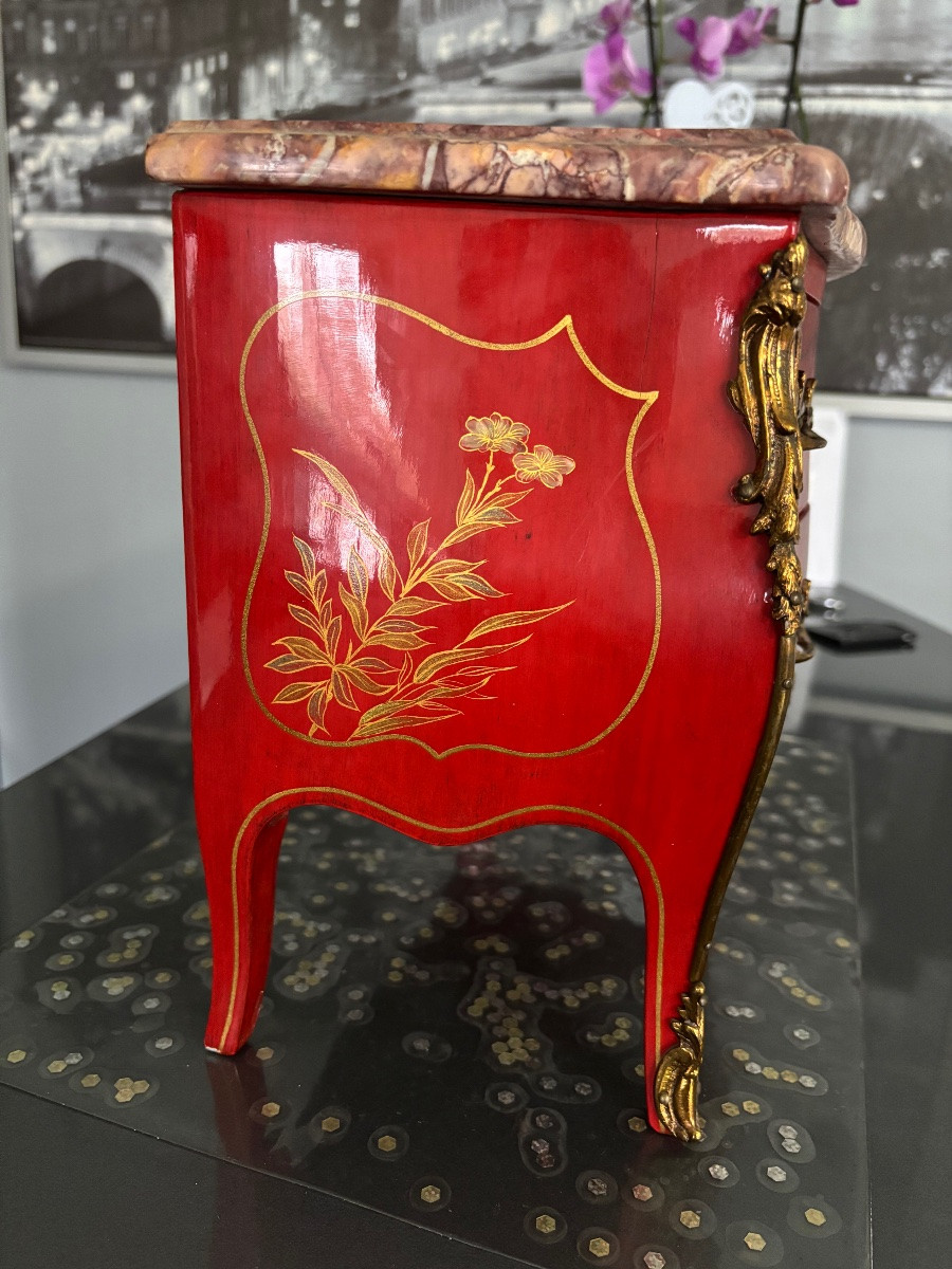 Red Lacquer Master's Chest Of Drawers With Japanese Decor -photo-3